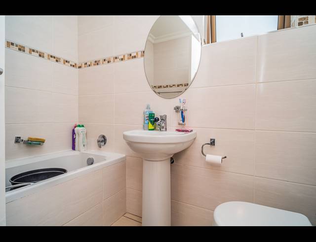 2 BEDROOM APARTMENT FOR SALE IN UMHLANGA CENTRAL
